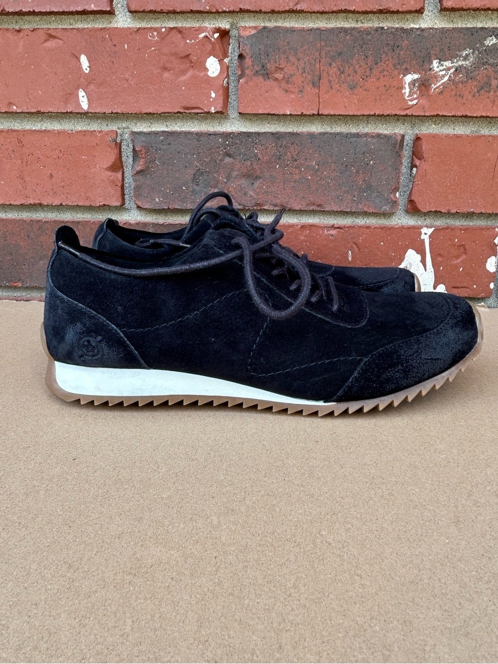 Born Lynn Retro Suede Sneakers Jogger Flat Lace Up Sz Women’s 9.5M Black Comfort